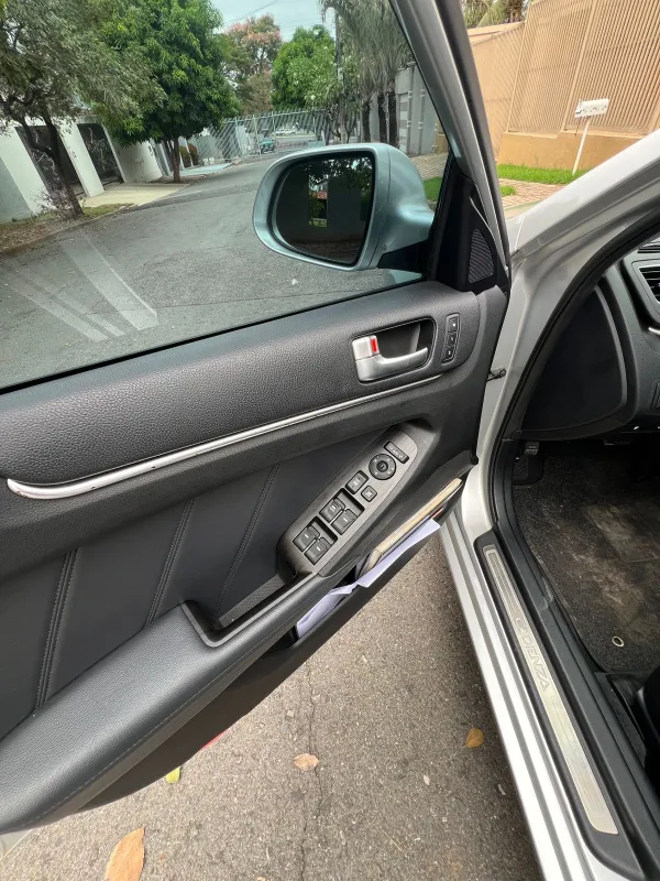avv-kia-motors-cadenza-venda-47fa39e-imagem-015