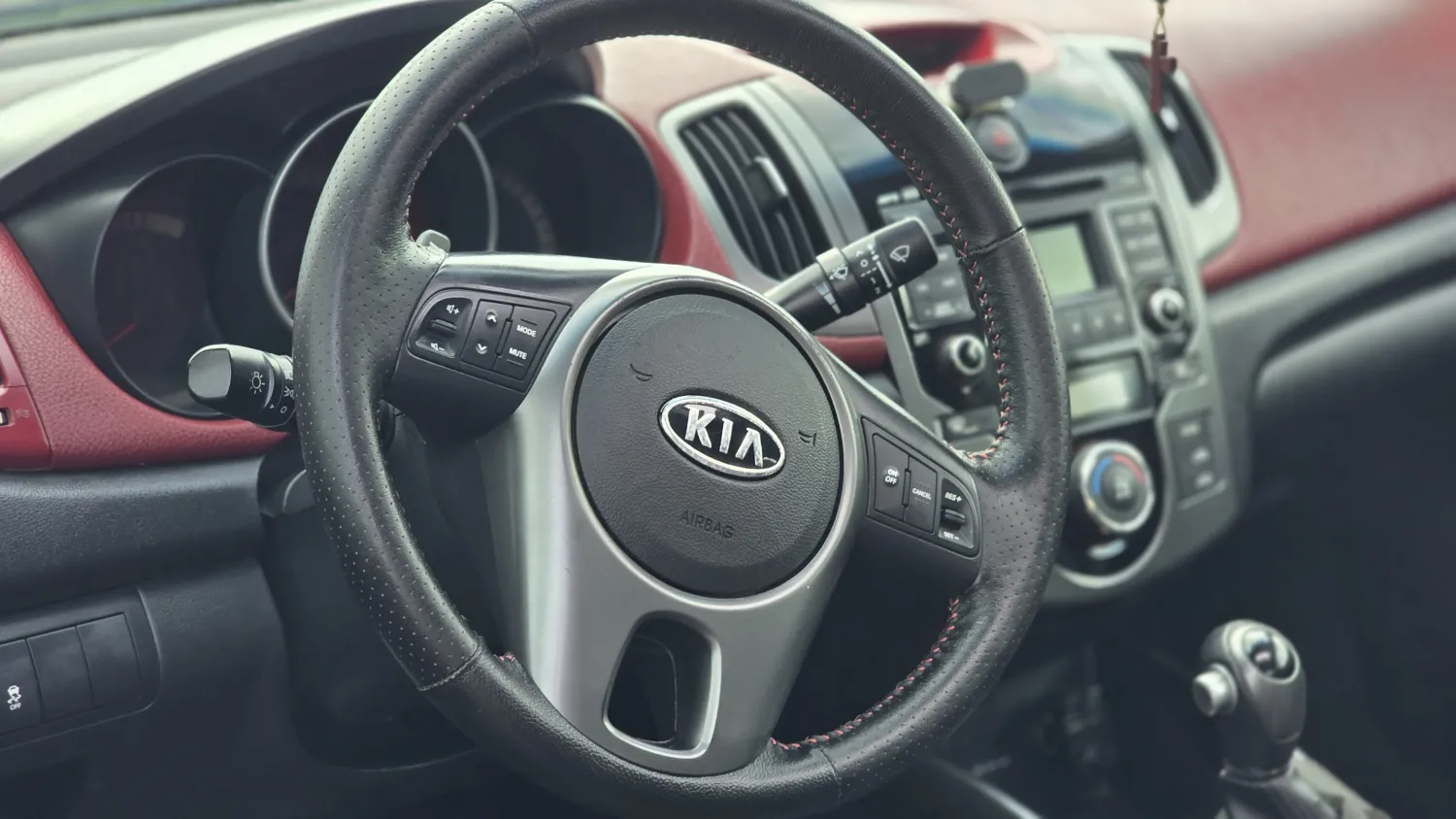 avv-kia-motors-cerato-venda-3f69e07-imagem-009