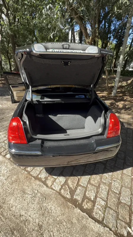 Towncar - Foto #8 do anúncio à venda de Carro clássico