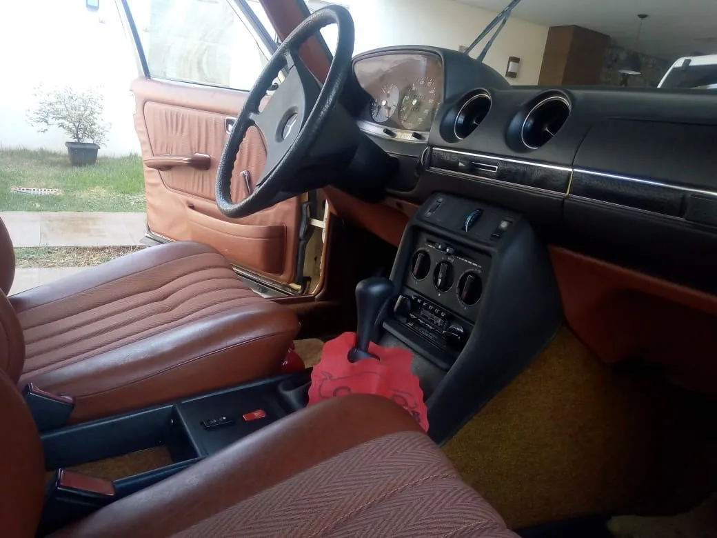 avv-mercedes-benz-250-venda-7704e96-imagem-027