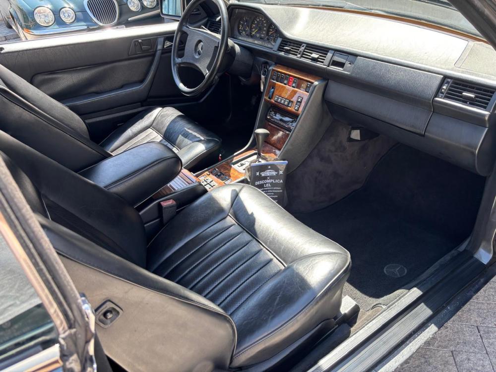 300CE - Foto #4 do anúncio à venda de Carro clássico
