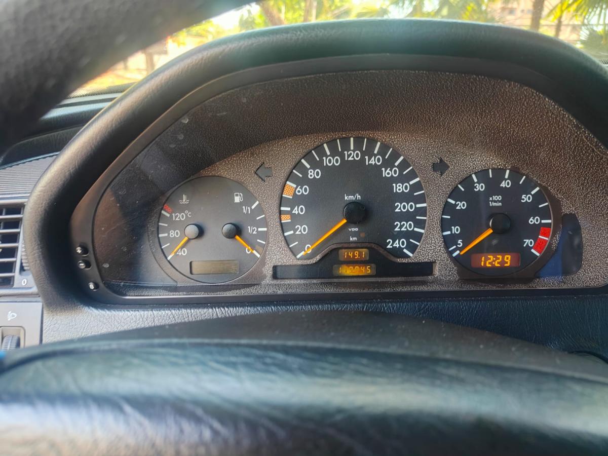 C180 - Foto #2 do anúncio à venda de Carro clássico