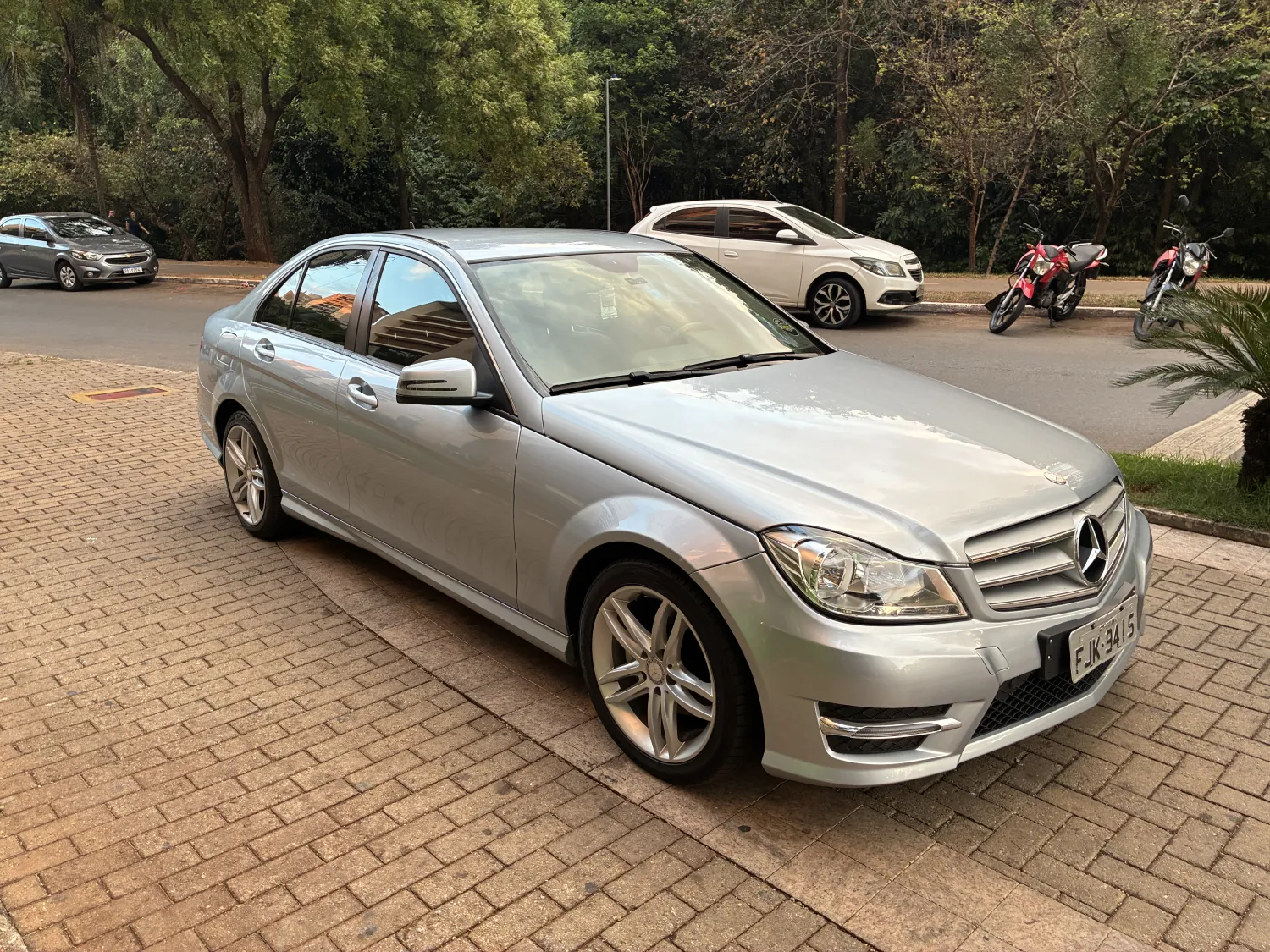 avv-mercedes-benz-c180-venda-92b411b-imagem-005