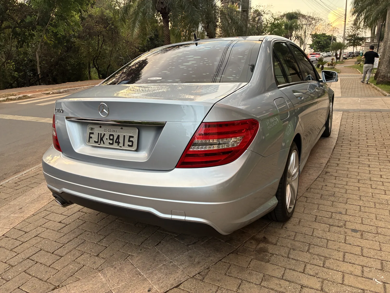 avv-mercedes-benz-c180-venda-92b411b-imagem-008