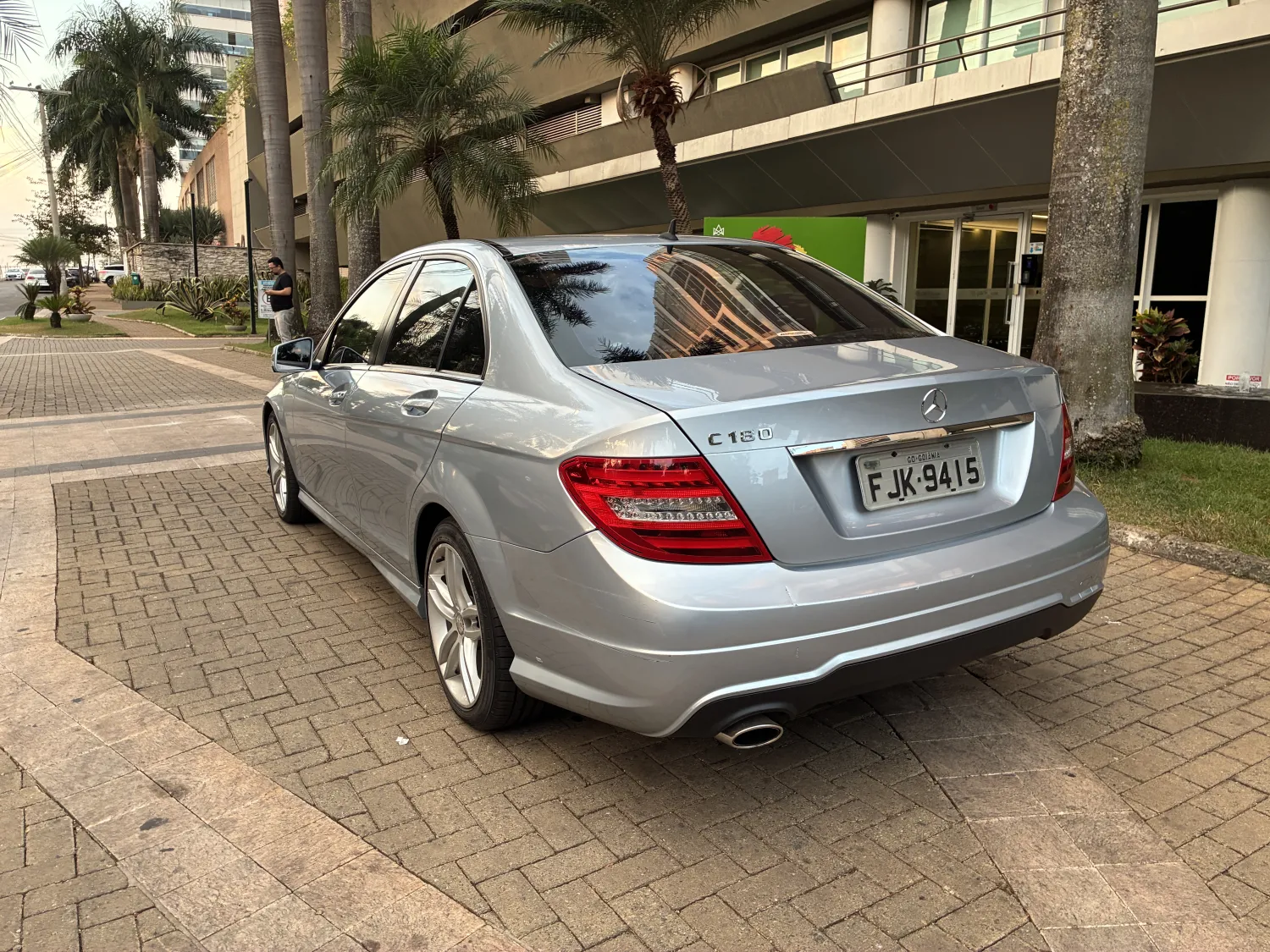 avv-mercedes-benz-c180-venda-92b411b-imagem-009