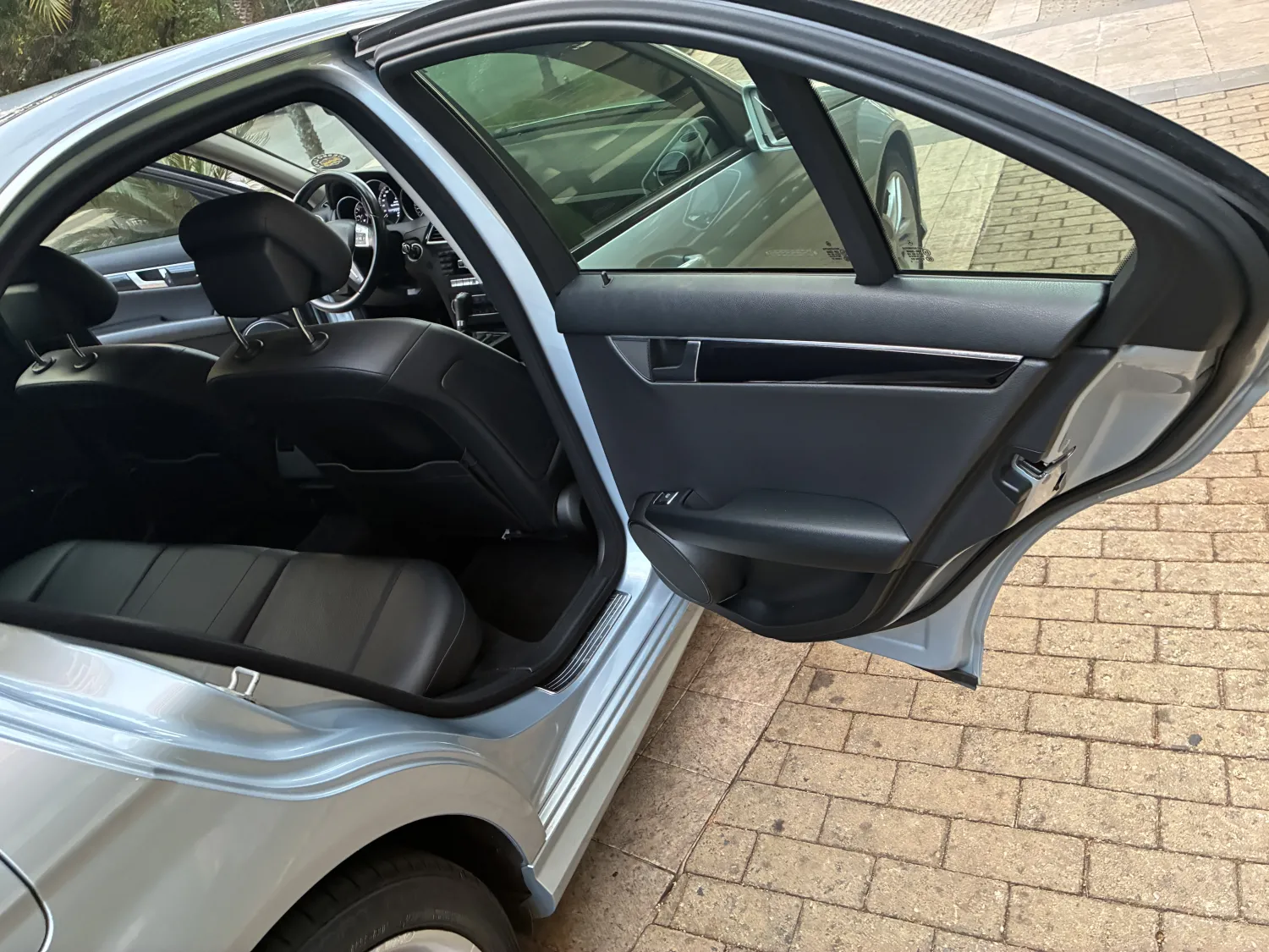 avv-mercedes-benz-c180-venda-92b411b-imagem-014