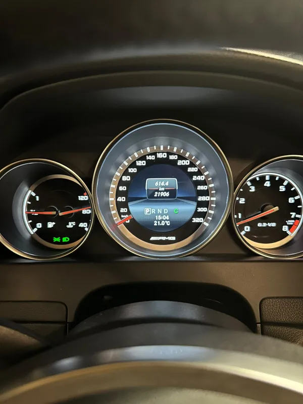 avv-mercedes-benz-c63-amg-venda-b461a26-imagem-007