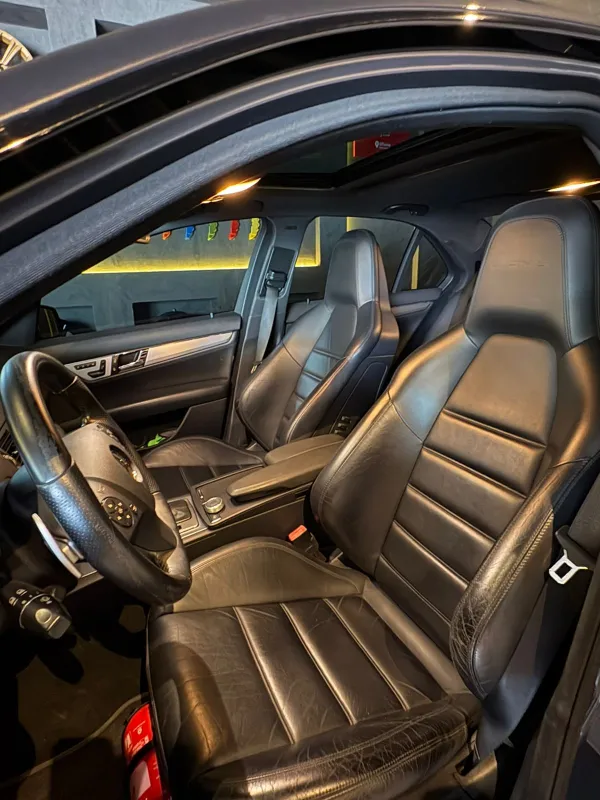avv-mercedes-benz-c63-amg-venda-f3f5b96-imagem-007