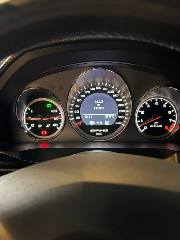 avv-mercedes-benz-c63-amg-venda-f3f5b96-imagem-008
