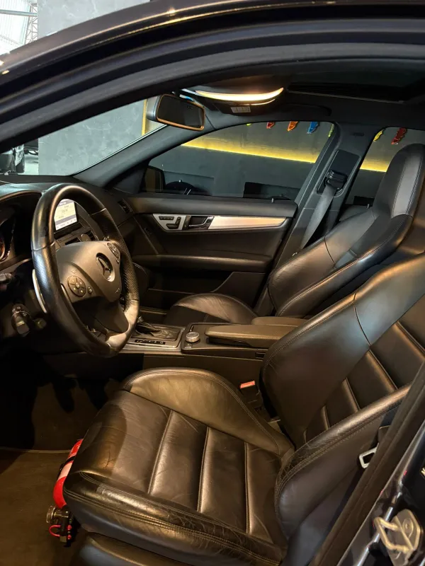 avv-mercedes-benz-c63-amg-venda-f3f5b96-imagem-021