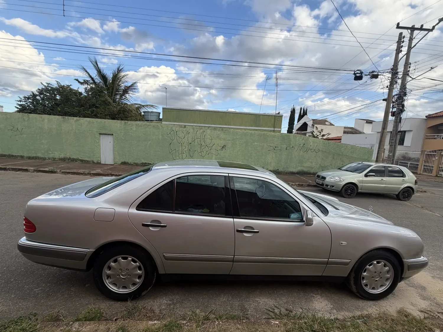 avv-mercedes-benz-e240-venda-fbd4906-imagem-003