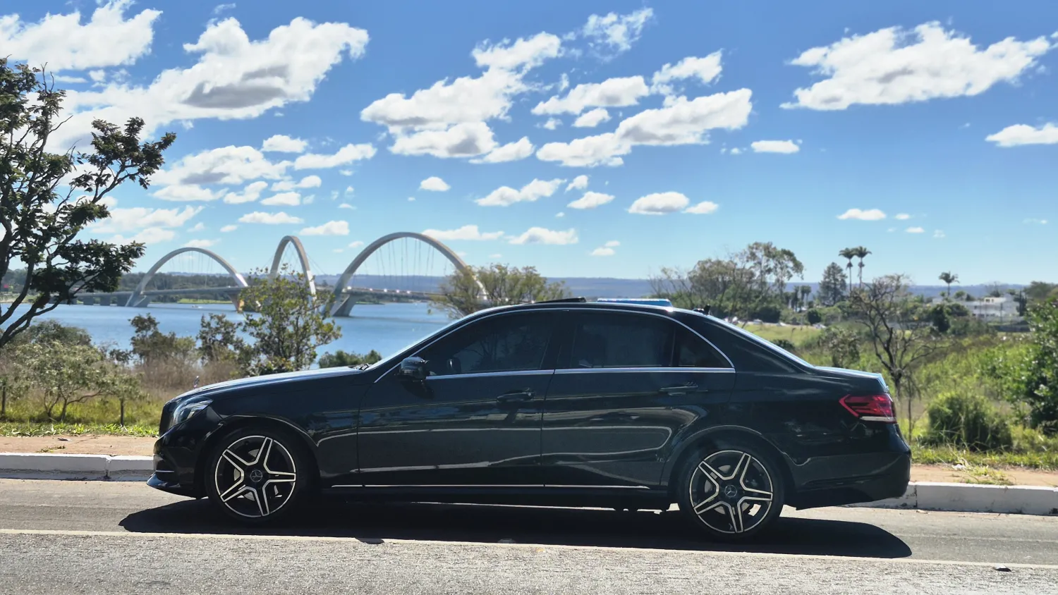 avv-mercedes-benz-e250-venda-b724b3a-imagem-006