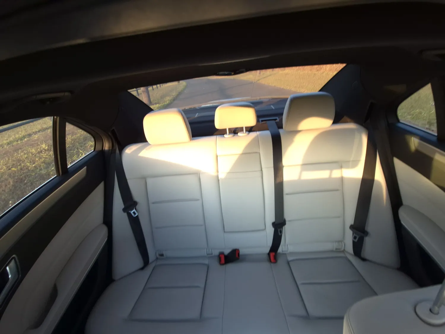 avv-mercedes-benz-e250-venda-b724b3a-imagem-021