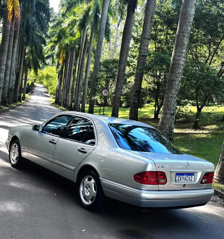 E320 - Foto #5 do anúncio à venda de Carro clássico