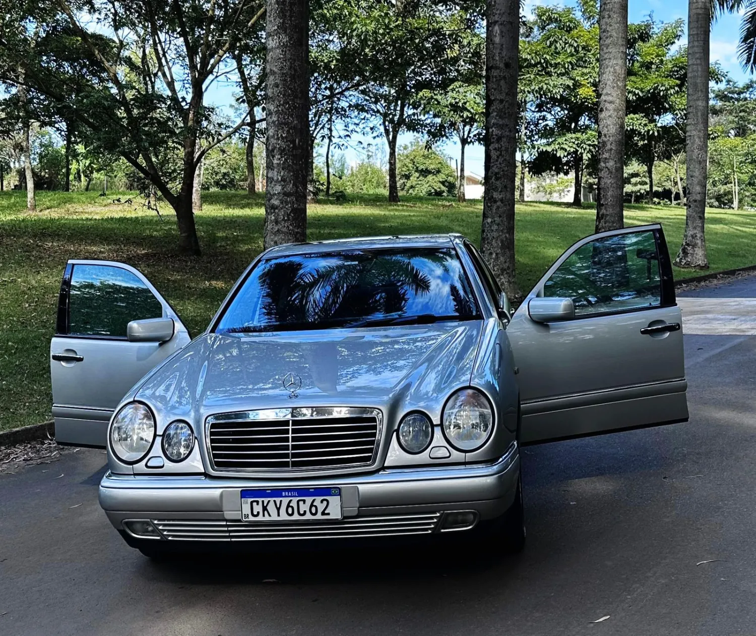 E320 - Foto #15 do anúncio à venda de Carro clássico