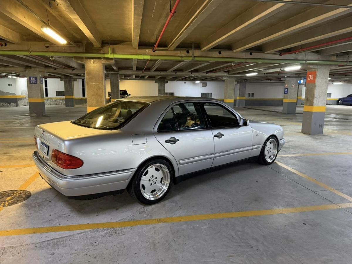 E320 - Foto #2 do anúncio à venda de Carro clássico
