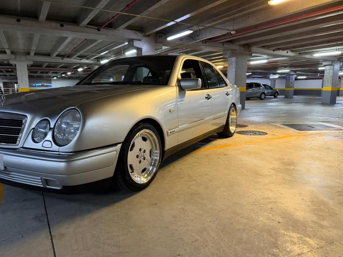 E320 - Foto #3 do anúncio à venda de Carro clássico