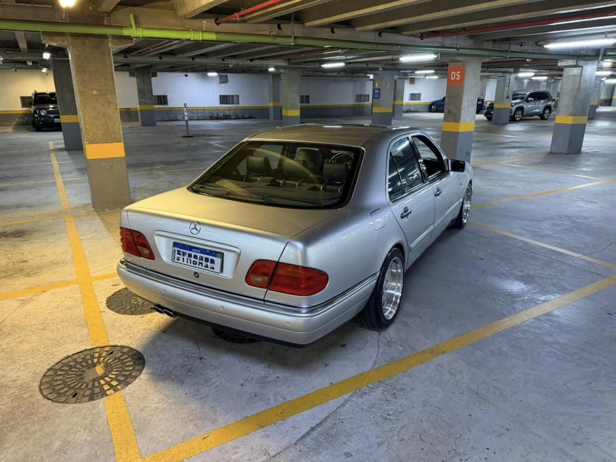 E320 - Foto #6 do anúncio à venda de Carro clássico