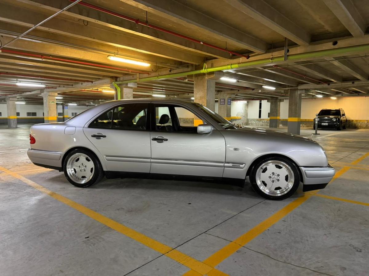 E320 - Foto #7 do anúncio à venda de Carro clássico