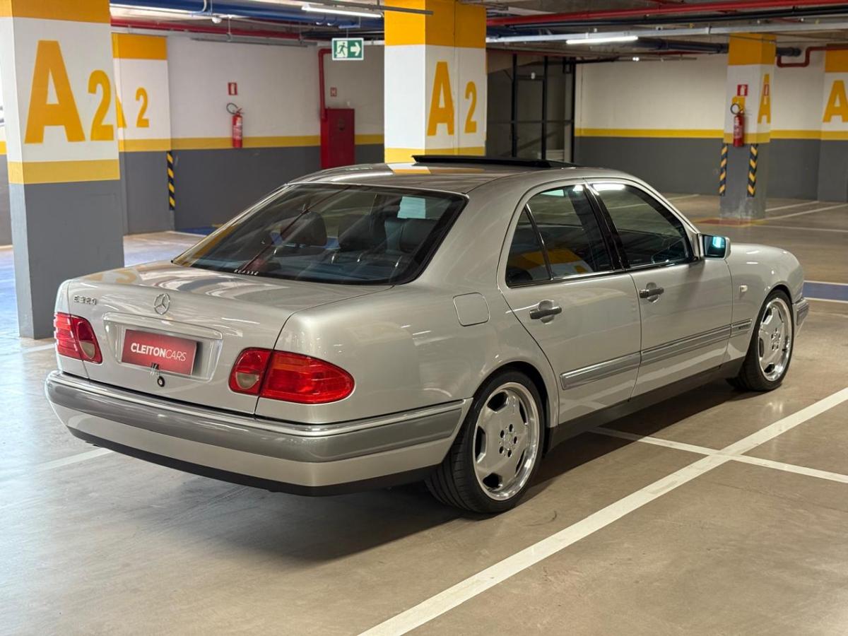E320 - Foto #4 do anúncio à venda de Carro clássico