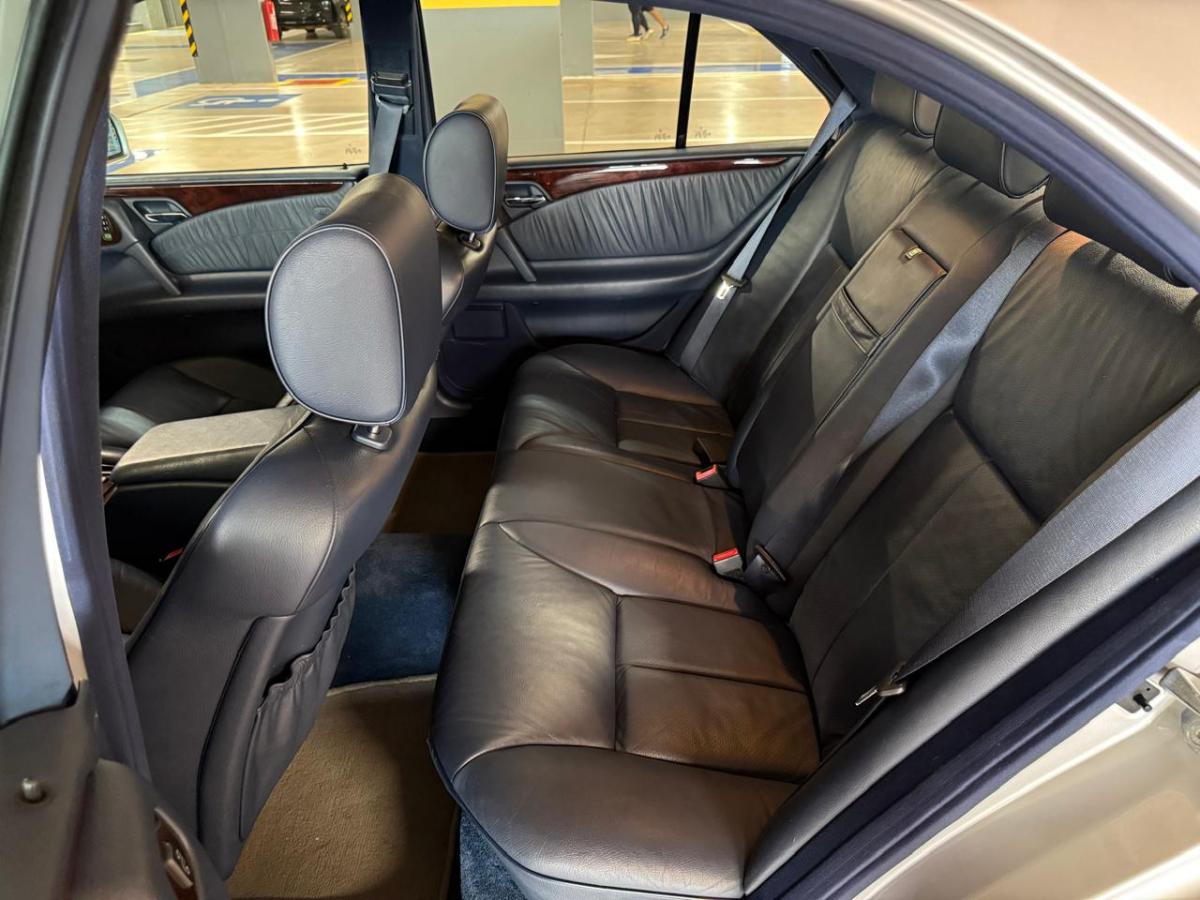 E320 - Foto #7 do anúncio à venda de Carro clássico