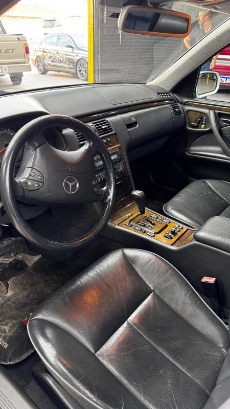 E320 - Foto #9 do anúncio à venda de Carro clássico