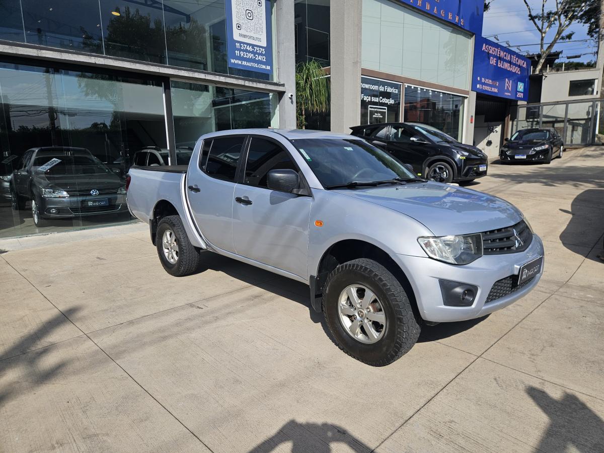 L200 - Foto #2 do anúncio à venda de Carro clássico