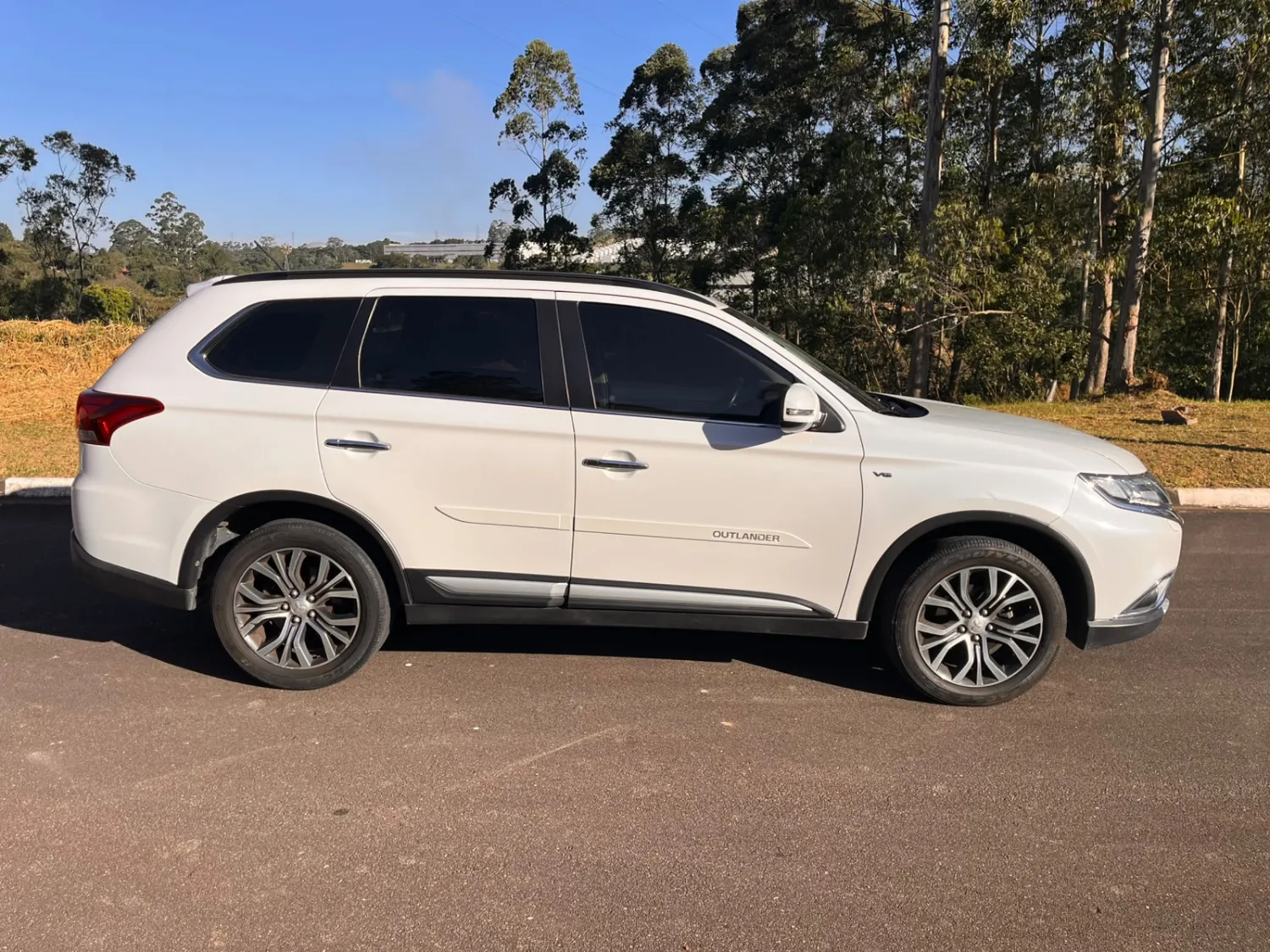 Outlander - Foto #24 do anúncio à venda de Carro clássico