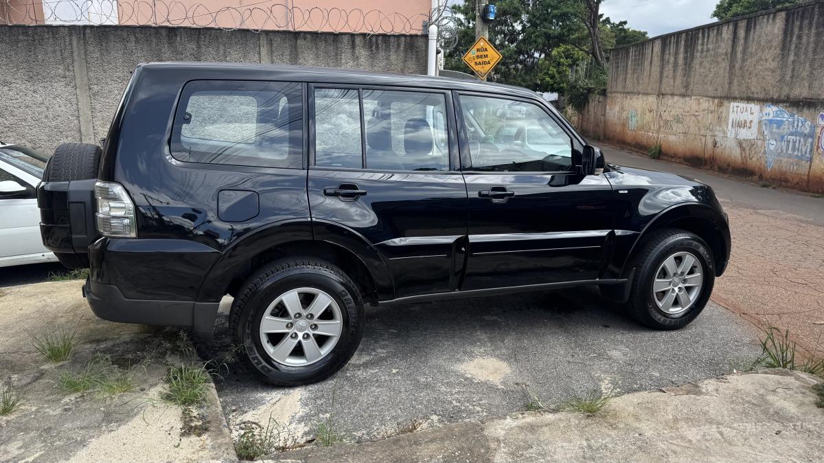 Pajero - Foto #3 do anúncio à venda de Carro clássico