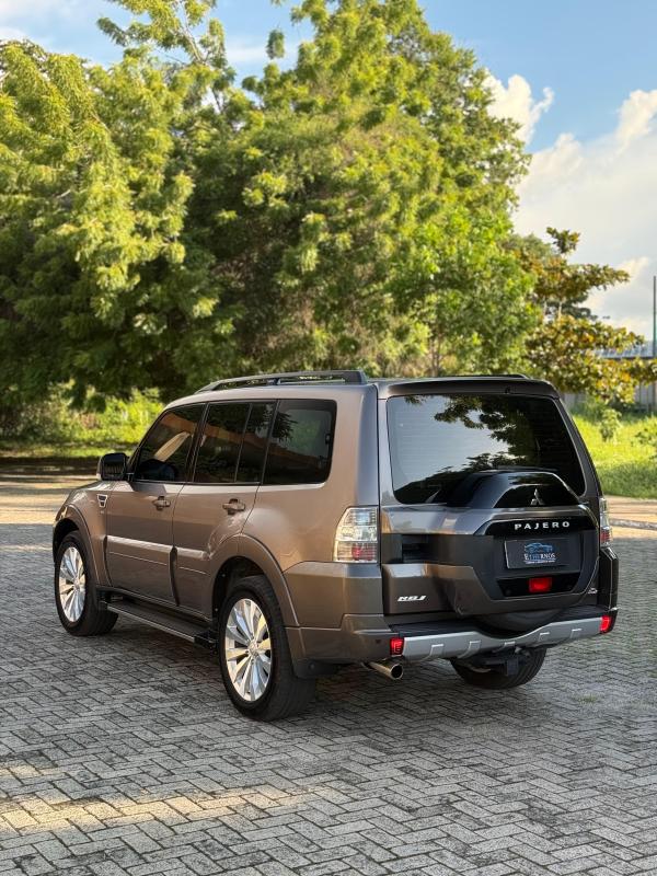 Pajero - Foto #5 do anúncio à venda de Carro clássico