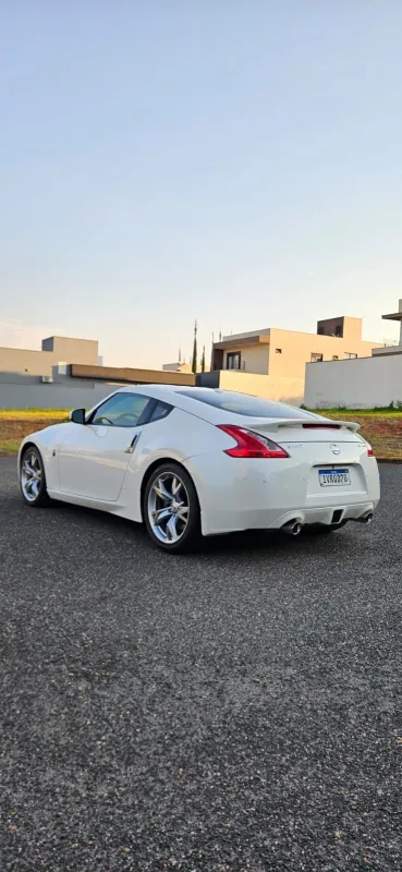 avv-nissan-370z-venda-9aec0ce-imagem-003