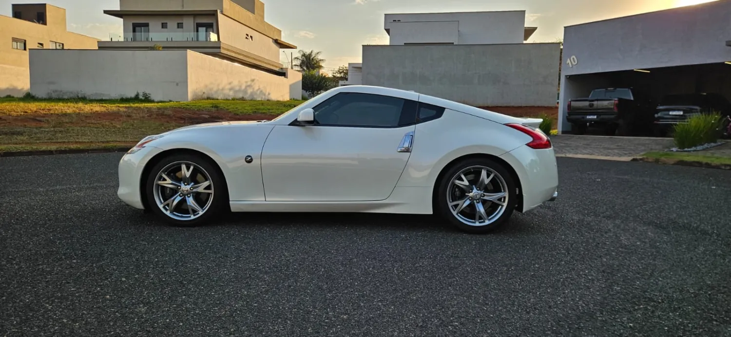 avv-nissan-370z-venda-9aec0ce-imagem-004