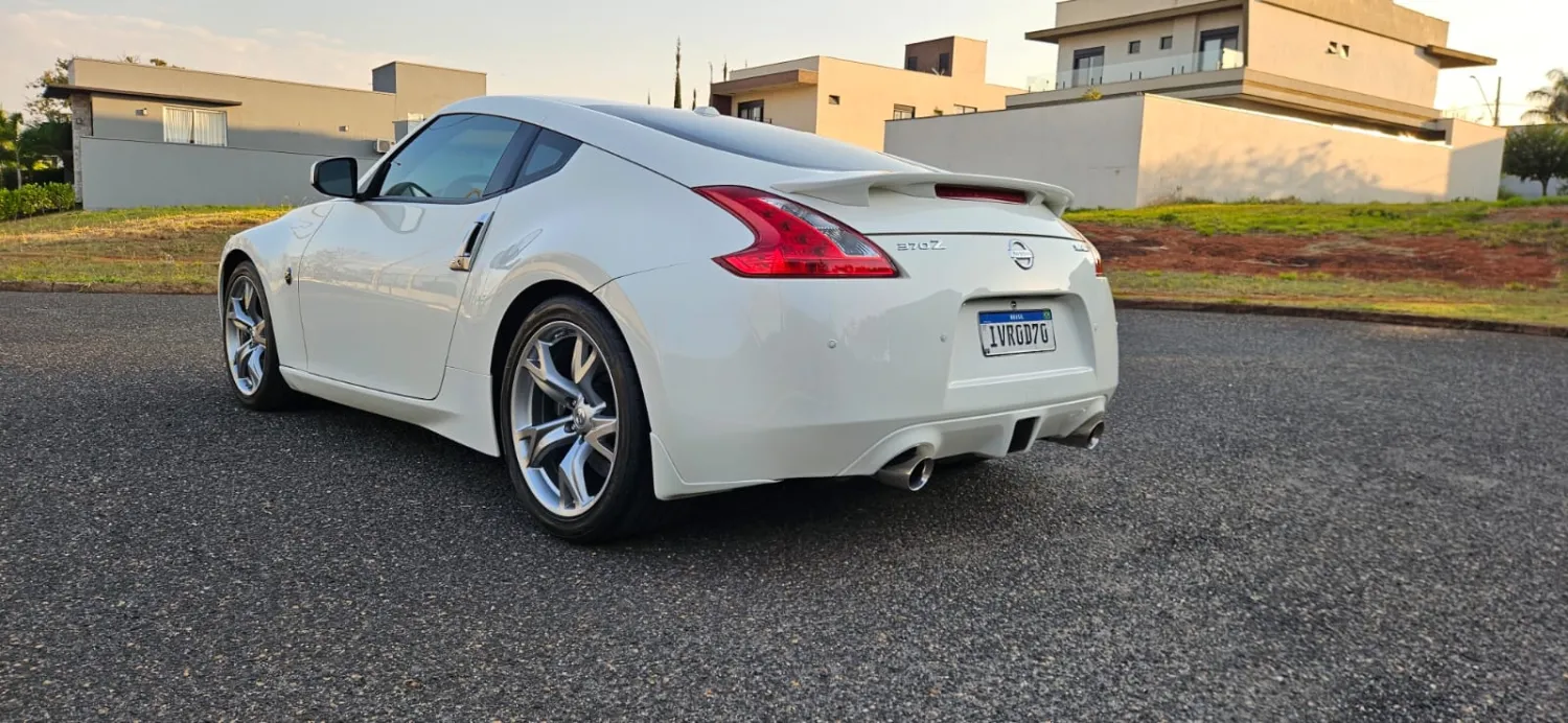 avv-nissan-370z-venda-9aec0ce-imagem-005