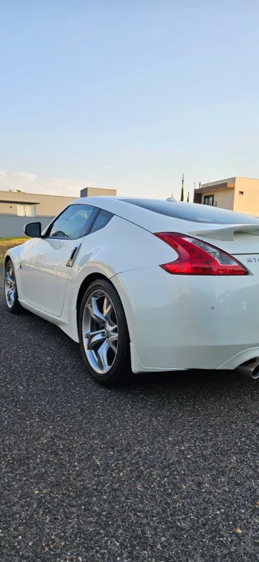 avv-nissan-370z-venda-9aec0ce-imagem-009