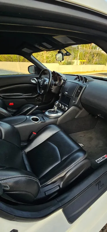 avv-nissan-370z-venda-9aec0ce-imagem-023