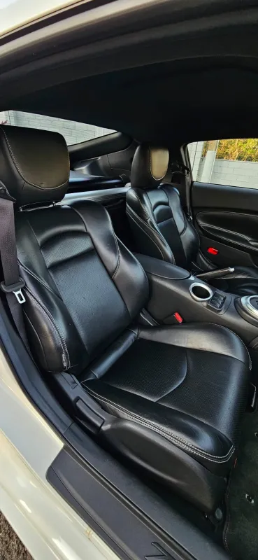 avv-nissan-370z-venda-9aec0ce-imagem-024