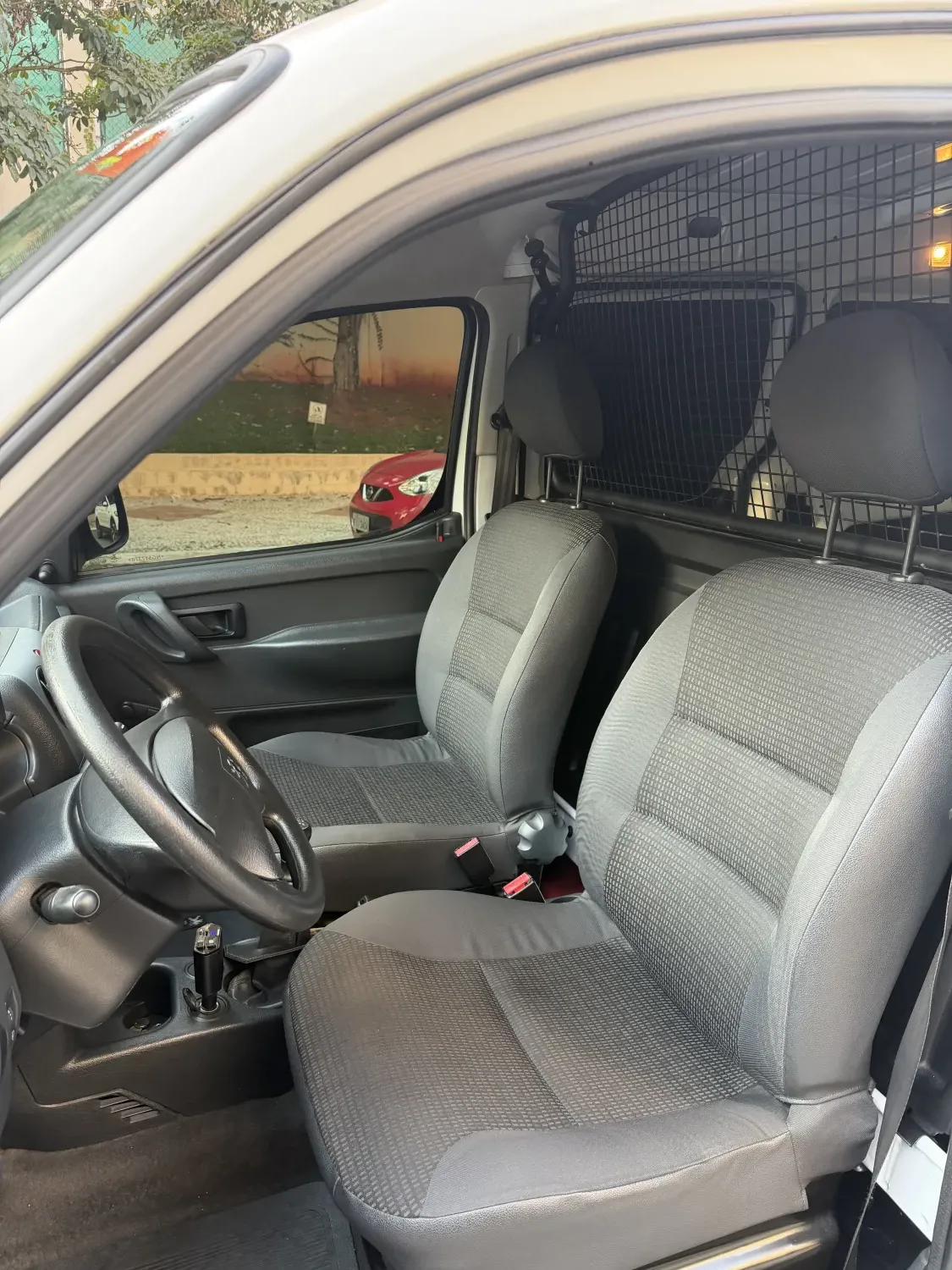avv-peugeot-partner-venda-511ac5d-imagem-006