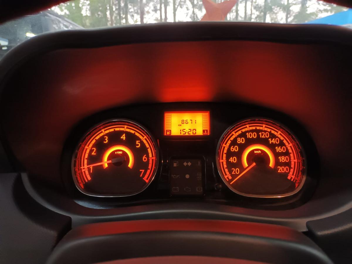 Sandero - Foto #9 do anúncio à venda de Carro clássico