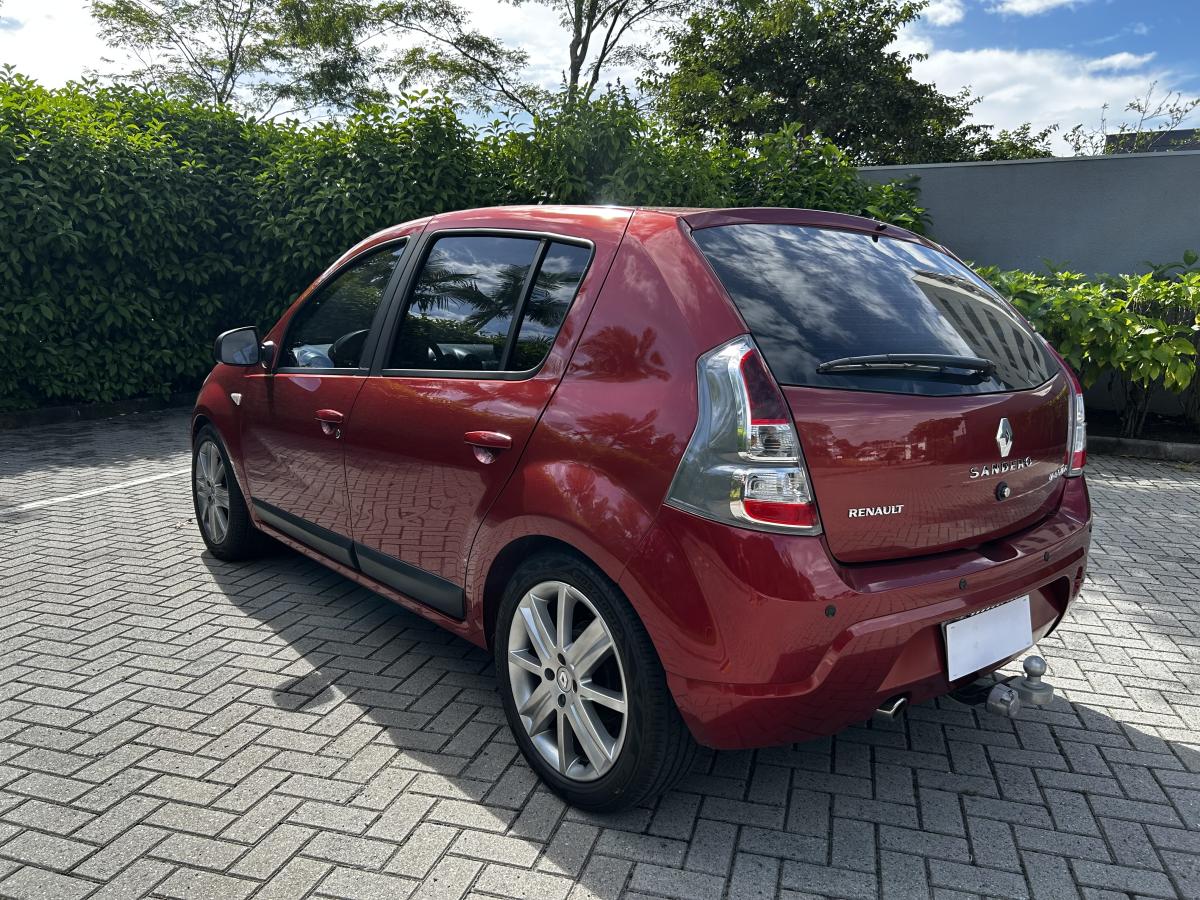 Sandero - Foto #3 do anúncio à venda de Carro clássico