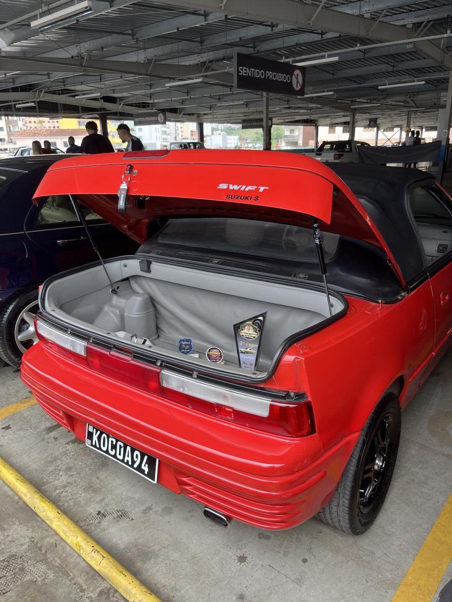 Swift - Foto #3 do anúncio à venda de Carro clássico