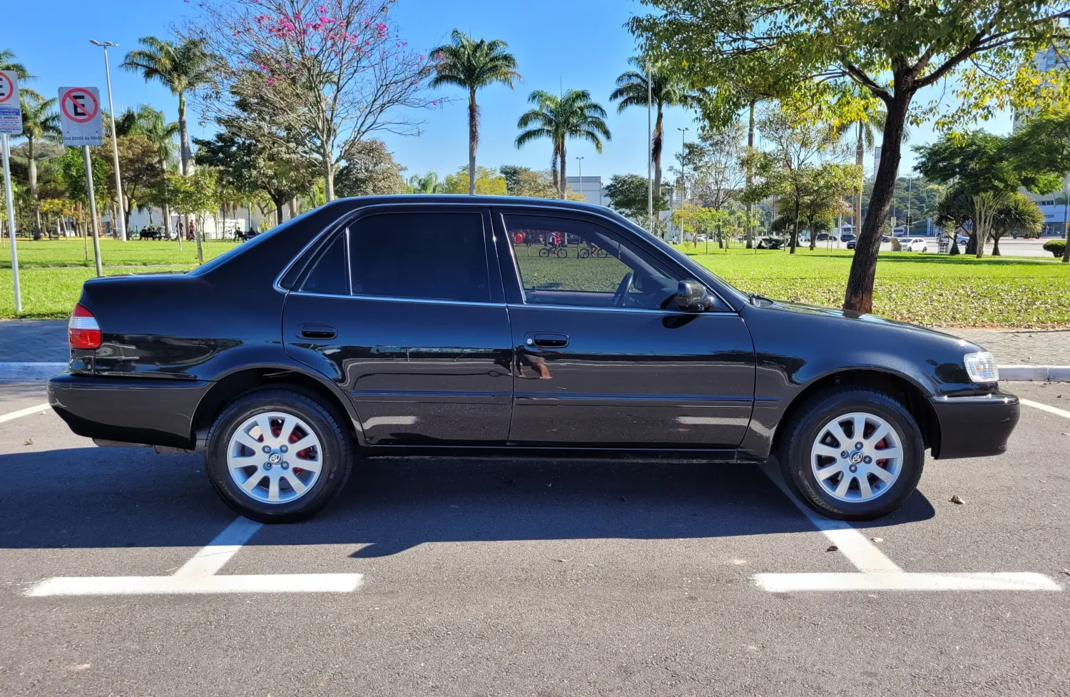 avv-toyota-corolla-venda-266a4f7-imagem-003