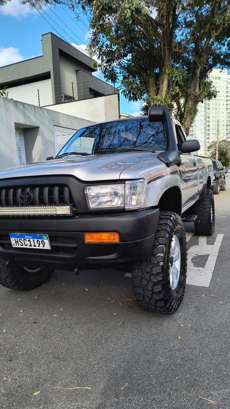 Hilux - Foto #3 do anúncio à venda de Carro clássico