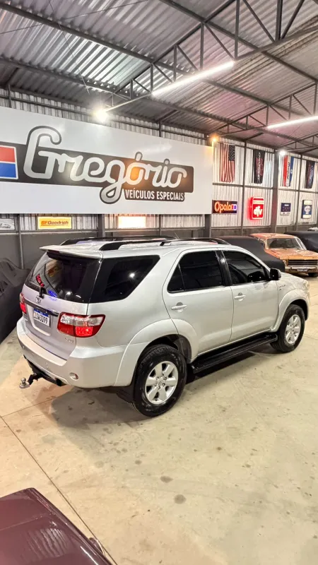 avv-toyota-hilux-sw4-venda-1d7fe2e-imagem-003