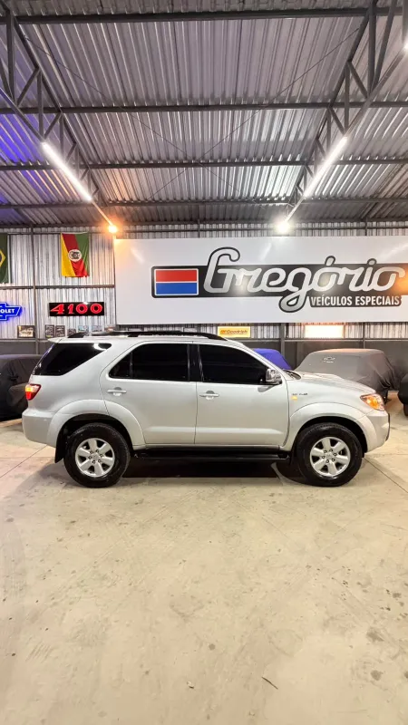 avv-toyota-hilux-sw4-venda-1d7fe2e-imagem-005