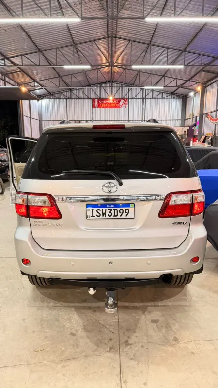 avv-toyota-hilux-sw4-venda-1d7fe2e-imagem-006