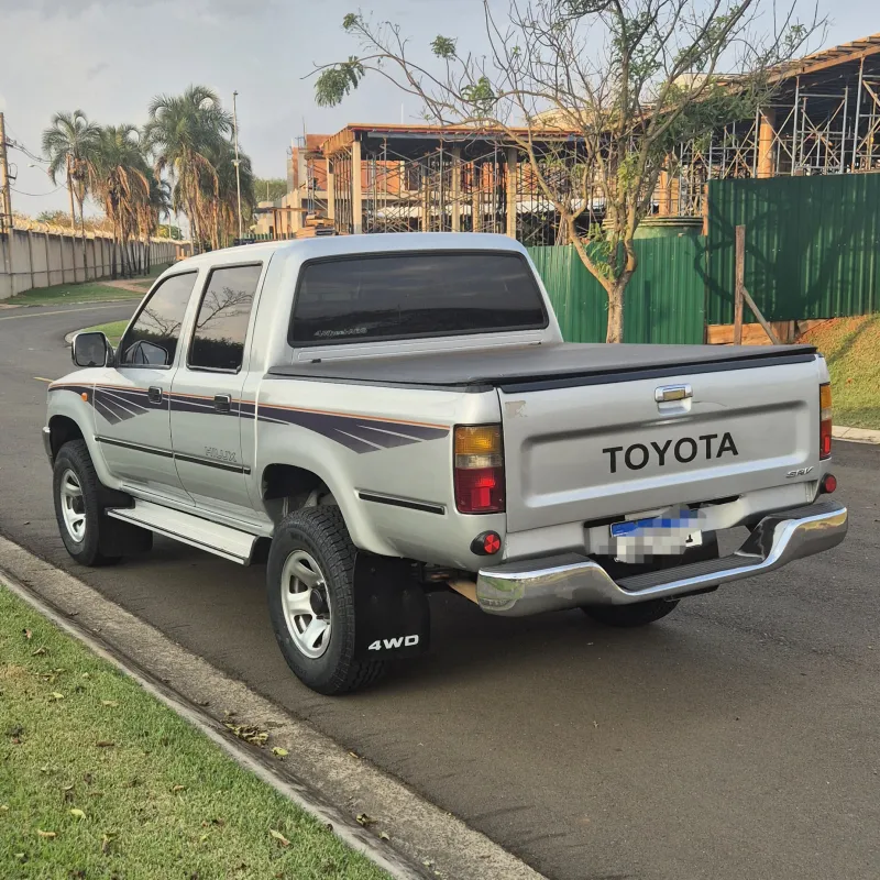 avv-toyota-hilux-venda-90b278d-imagem-002