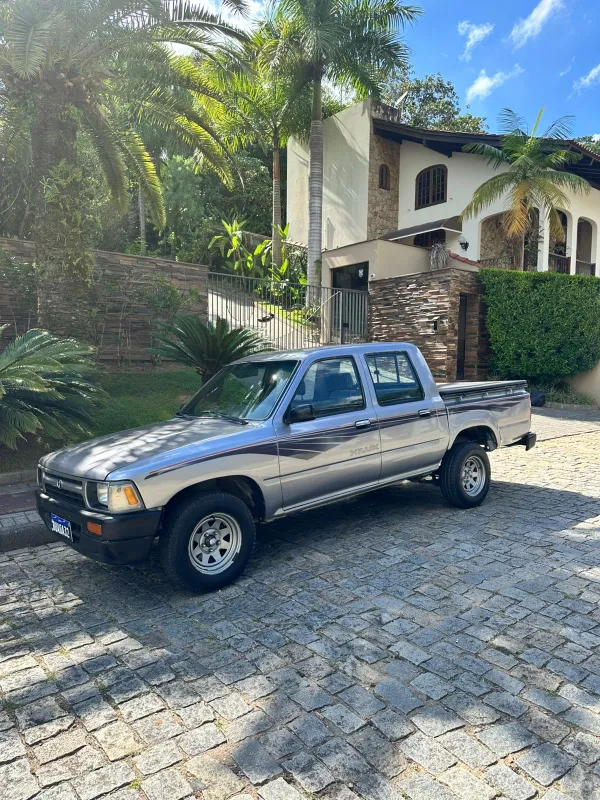 Hilux - Foto #3 do anúncio à venda de Carro clássico
