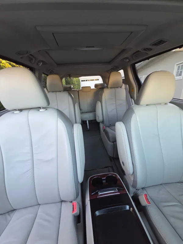 avv-toyota-sienna-venda-0d7593b-imagem-013