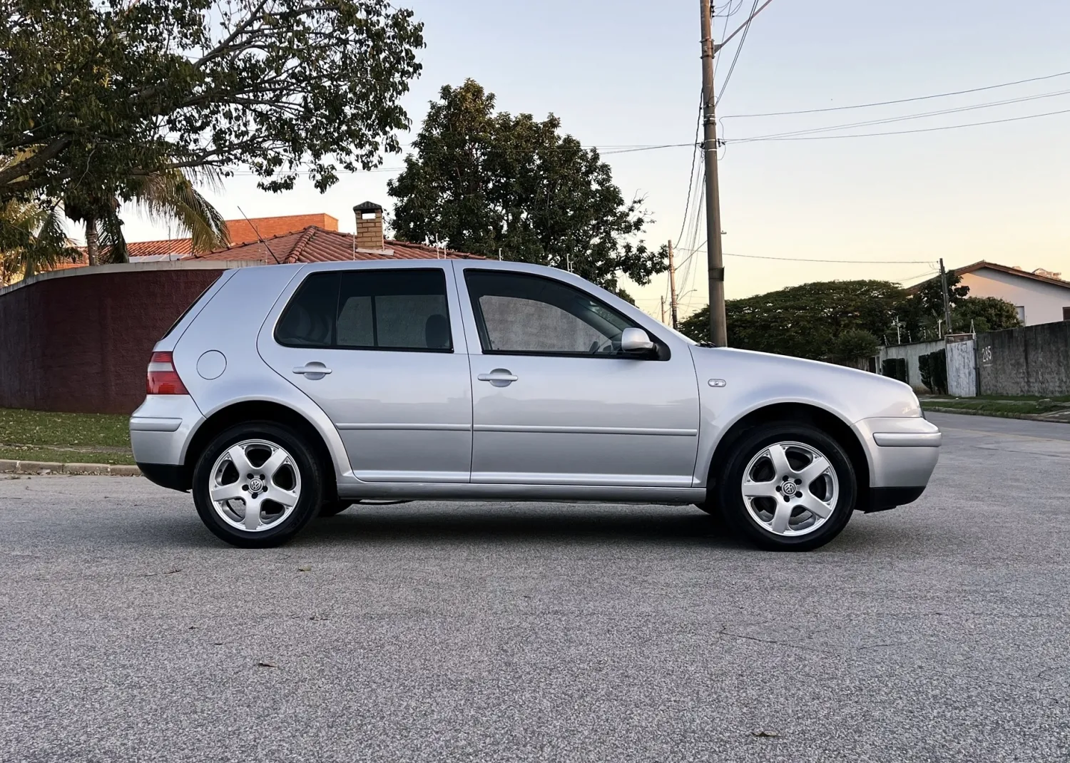 avv-volkswagen-golf-venda-8dae852-imagem-004
