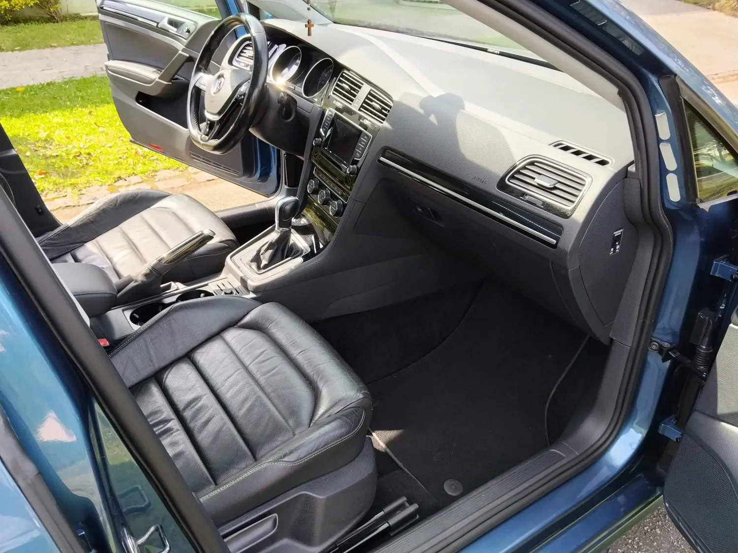 avv-volkswagen-golf-venda-8fd1e49-imagem-010